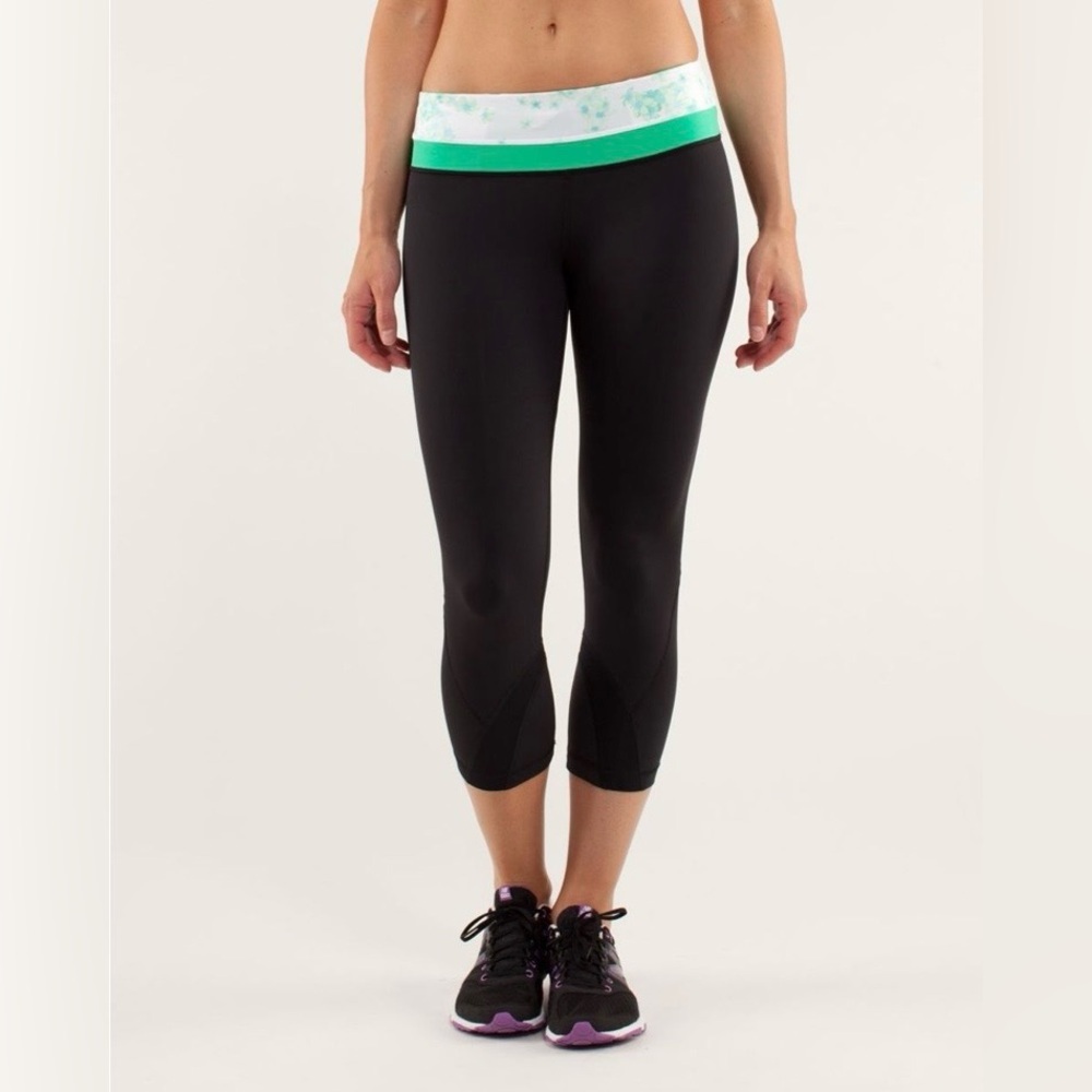2013 Lululemon Inspire Crop II Run Leggings Black Green Rare Retired Size 6